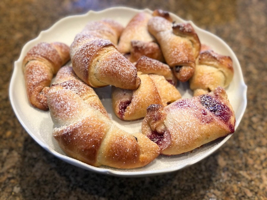 Sweet bread (croissants)